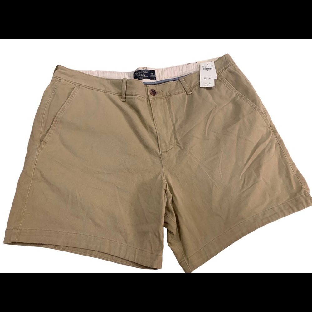Men’s Abercrombie and Fitch cargo shorts 38 new with tags.